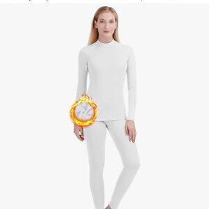 Women's White Thermal Set